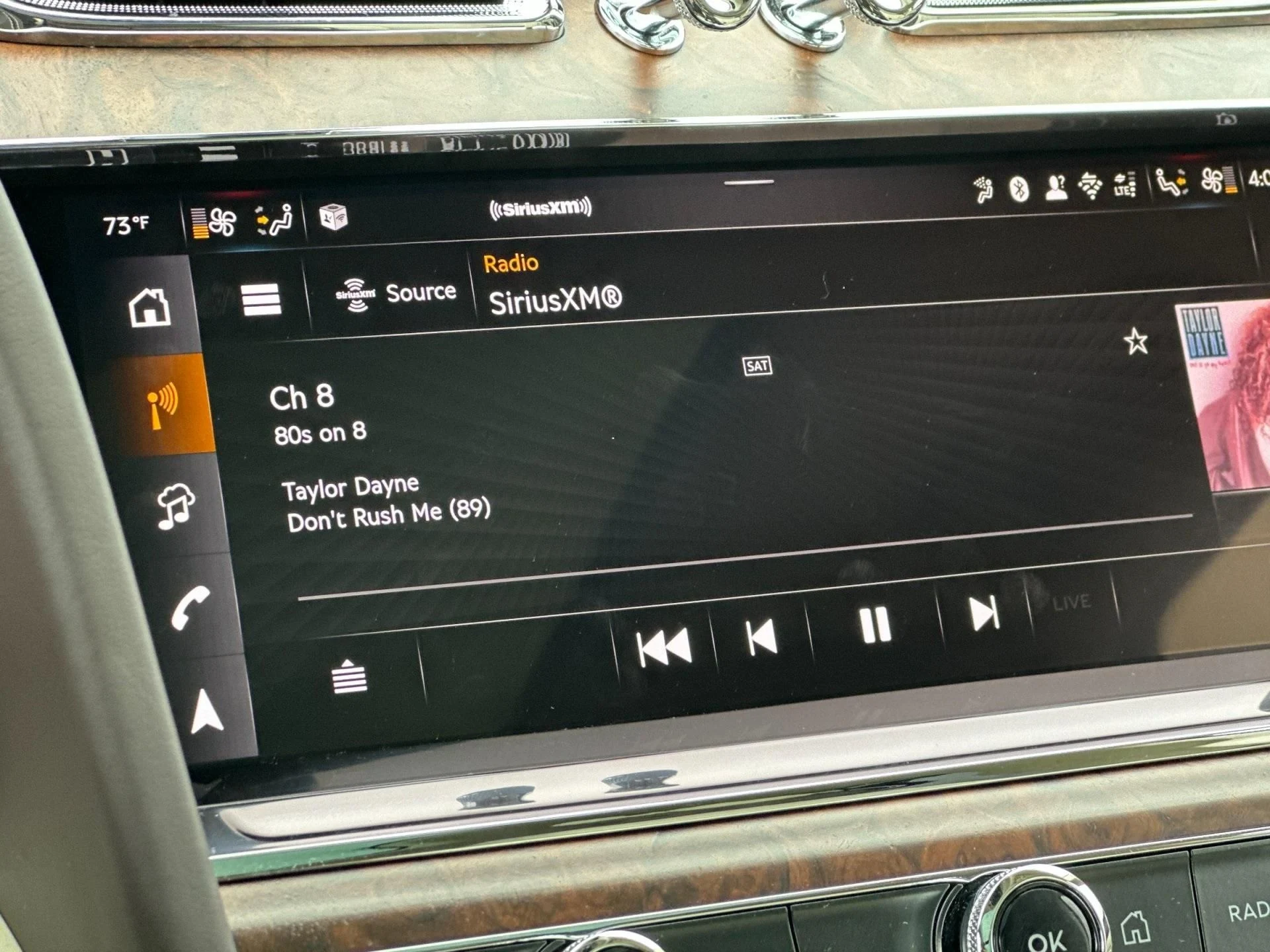 mph020_698773487_Used_2025_Bentley_Bentayga_V8_1760604346_2224d0990e