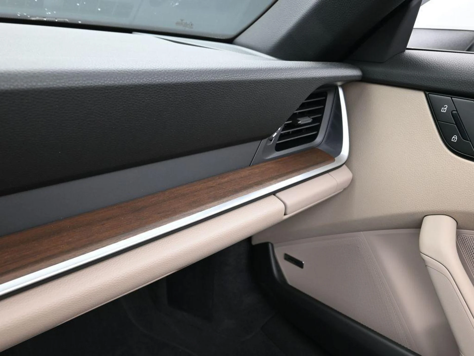 mph020_699105333_Nkg_F6v_Thz6ei_GCI_Jh9bqqy9_ZD_18_9a497a3526