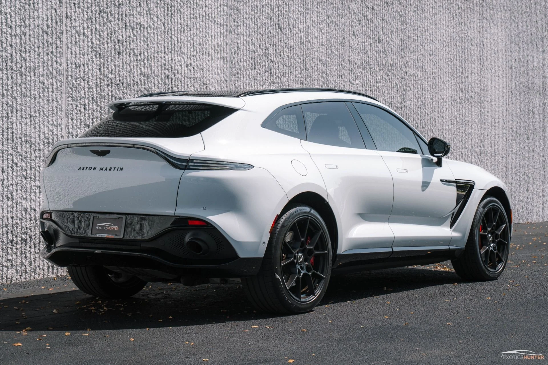 mph020_700284404_Used_2021_Aston_Martin_DBX_225_K_MSRP_in_AML_Special_Paint_Black_Pack_DB_Elegance_Pack_1741980813_46570cede0