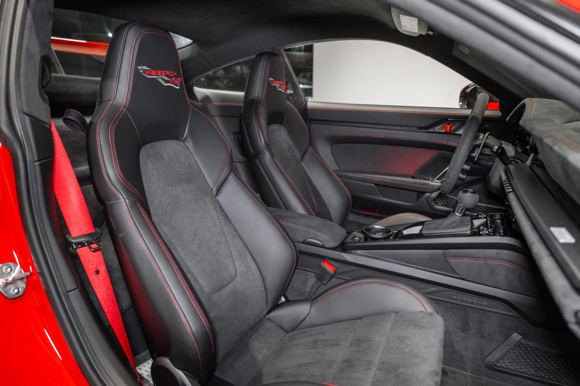 mph020_701067572_Used_2024_Porsche_911_GT_3_RS_1761665497_721ea822c5