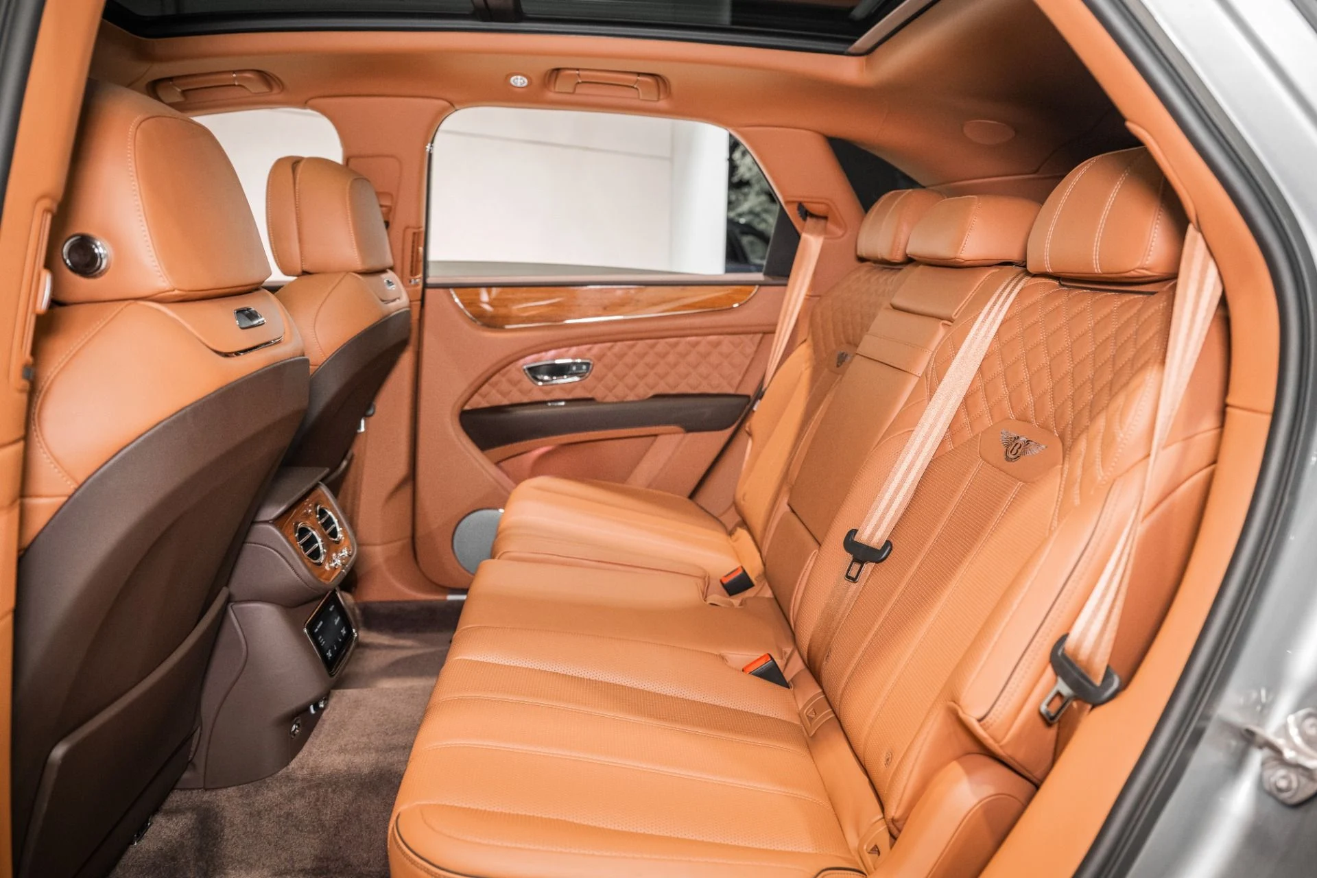 mph020_701074254_Used_2022_Bentley_Bentayga_V8_1792247814_fbcc5fea80