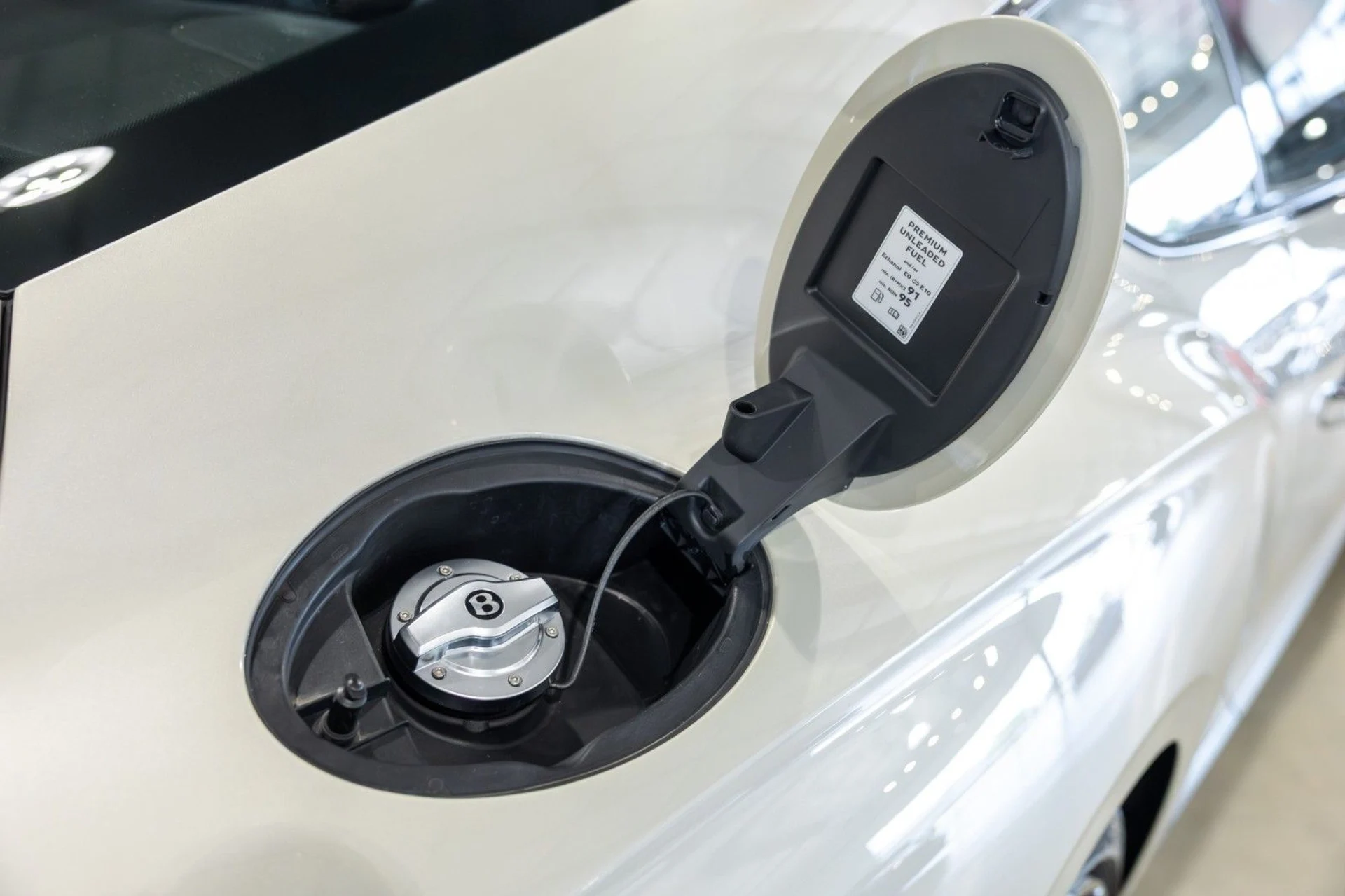 mph020_708760645_z_Q_c2b08eeb2e