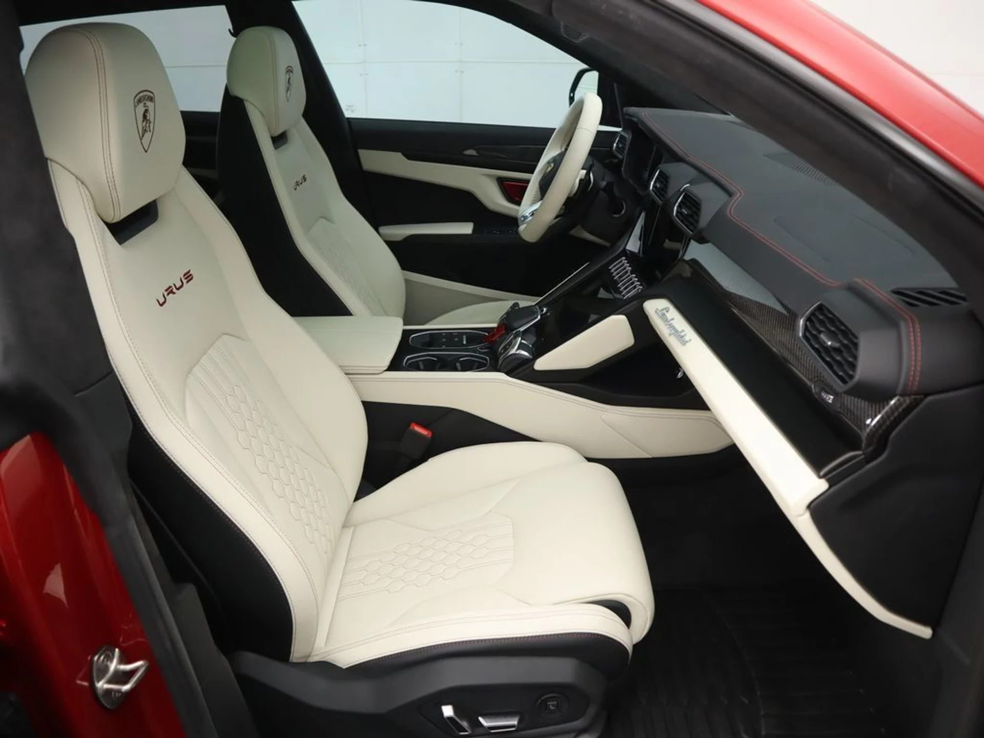 mph020_710150464_used_2024_lamborghini_urus_sawd_8119_22965395_21_1024_f3320f7068