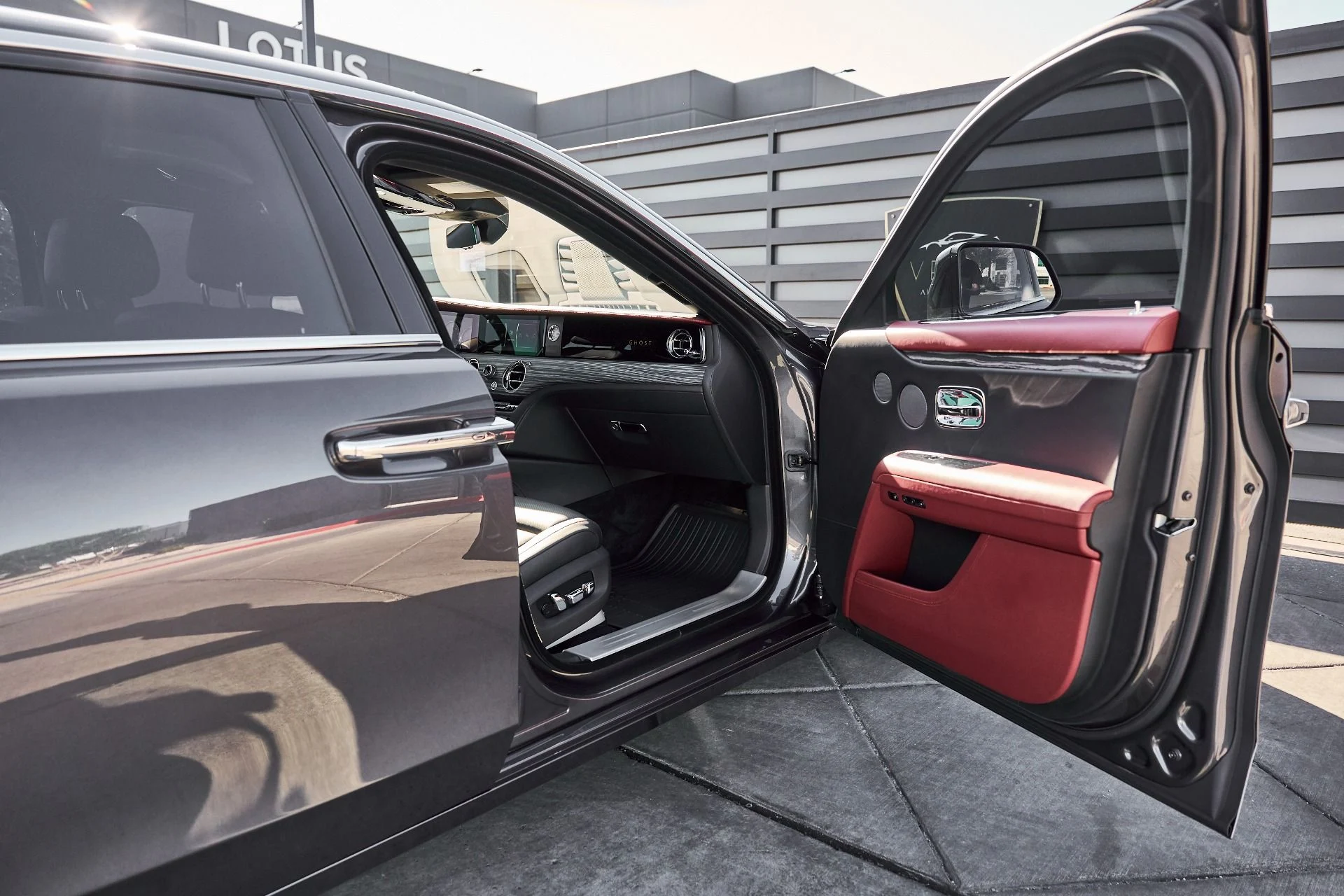 mph020_715926398_Used_2023_Rolls_Royce_Ghost_1770699517_ca0a6de7ef