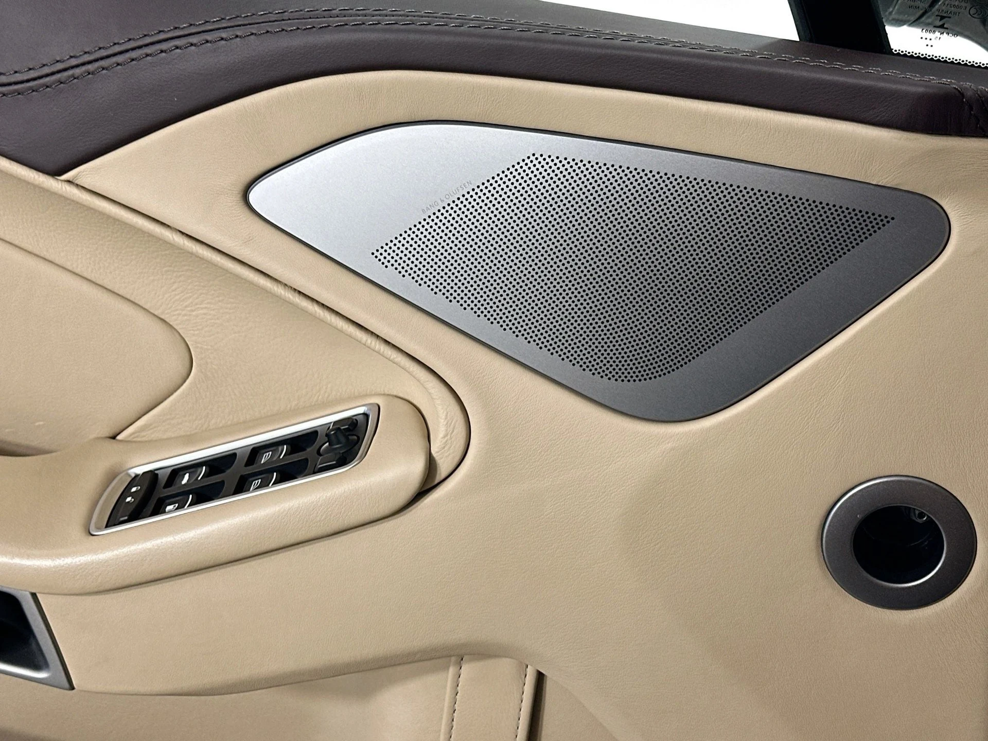 mph020_716878273_21_921536a7e6