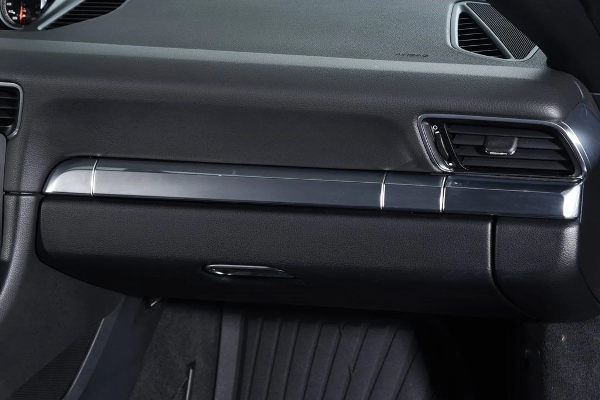 mph020_72040910_c8ba3334e175b264a5d6d44d8b1e4704x_b9bac6be7c