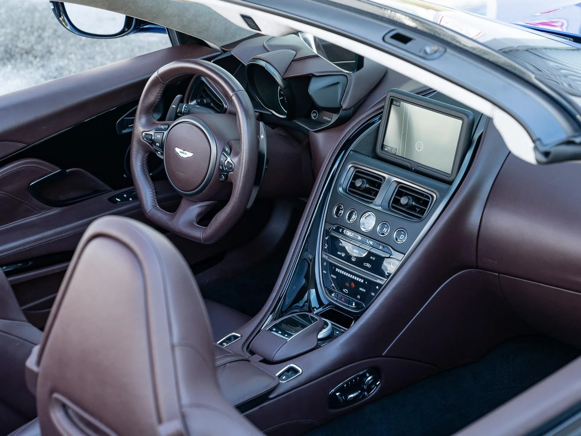 mph020_724648064_Used_2020_Aston_Martin_DBS_Superleggera_1761685621_368cb3e376