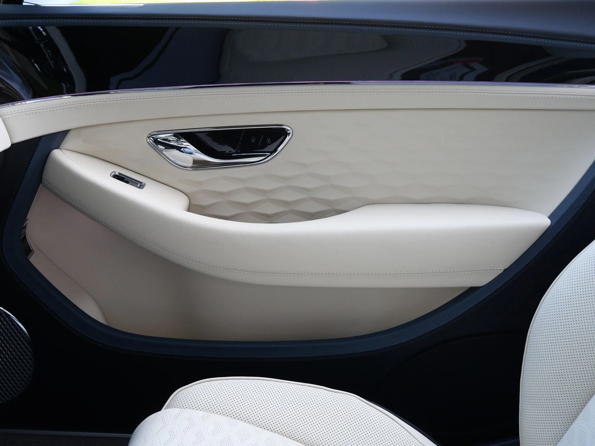 mph020_727564188_9dba87c01919c6ab512af0a6b8dada70x_e205c100be