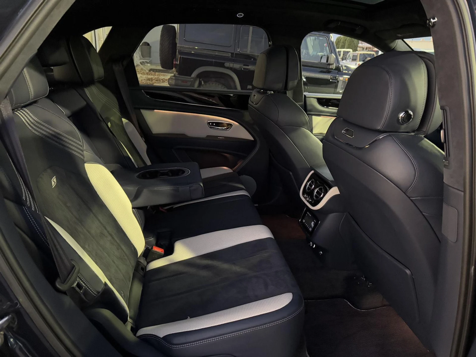 mph020_729040168_7d9e01a3fbc60bf793e3c831b698e081_3282f733f0