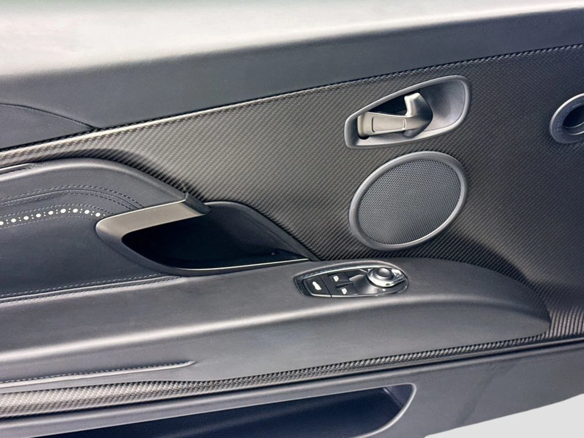 mph020_732334432_used_2018_aston_martin_db11_v12coupe_8119_23017514_21_1024_686d7c0bbb