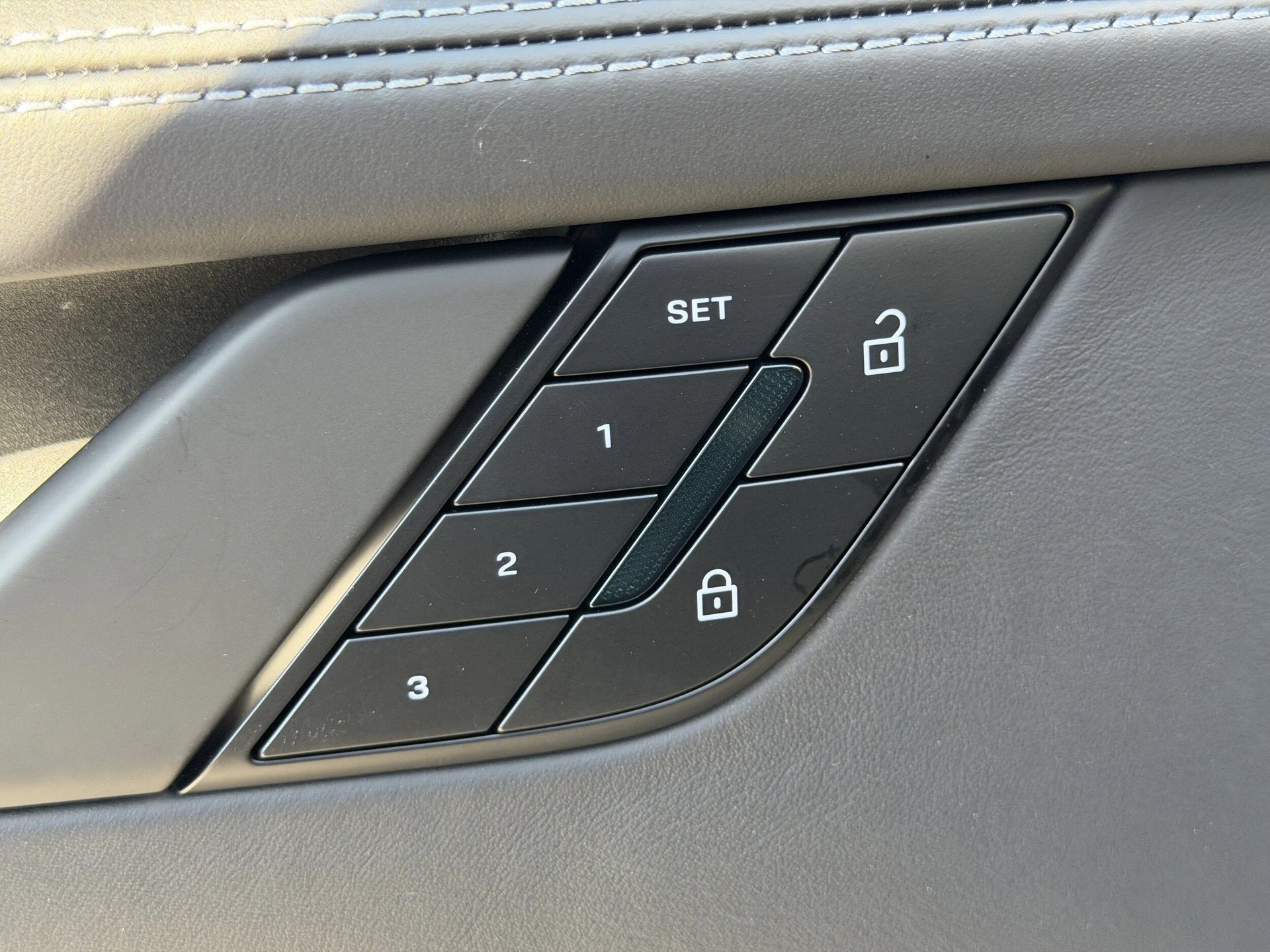 mph020_734514536_2b21ec70bea9002ac5c8a144b2b5a180x_33a671f4ea