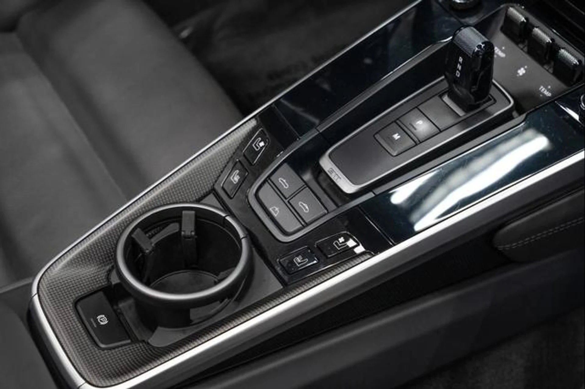 mph020_736237741_M_Dz_Yv_R_u_Y6_Vik_N_Z32q3_PTZI_12_Y_36974f86e1