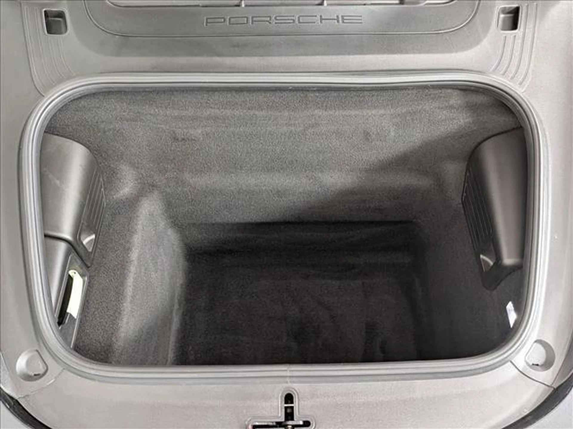 mph020_738979821_a21um79q_Mk_IU_Wk2y_Qsvev20_F_c_Q_36a1b2a257