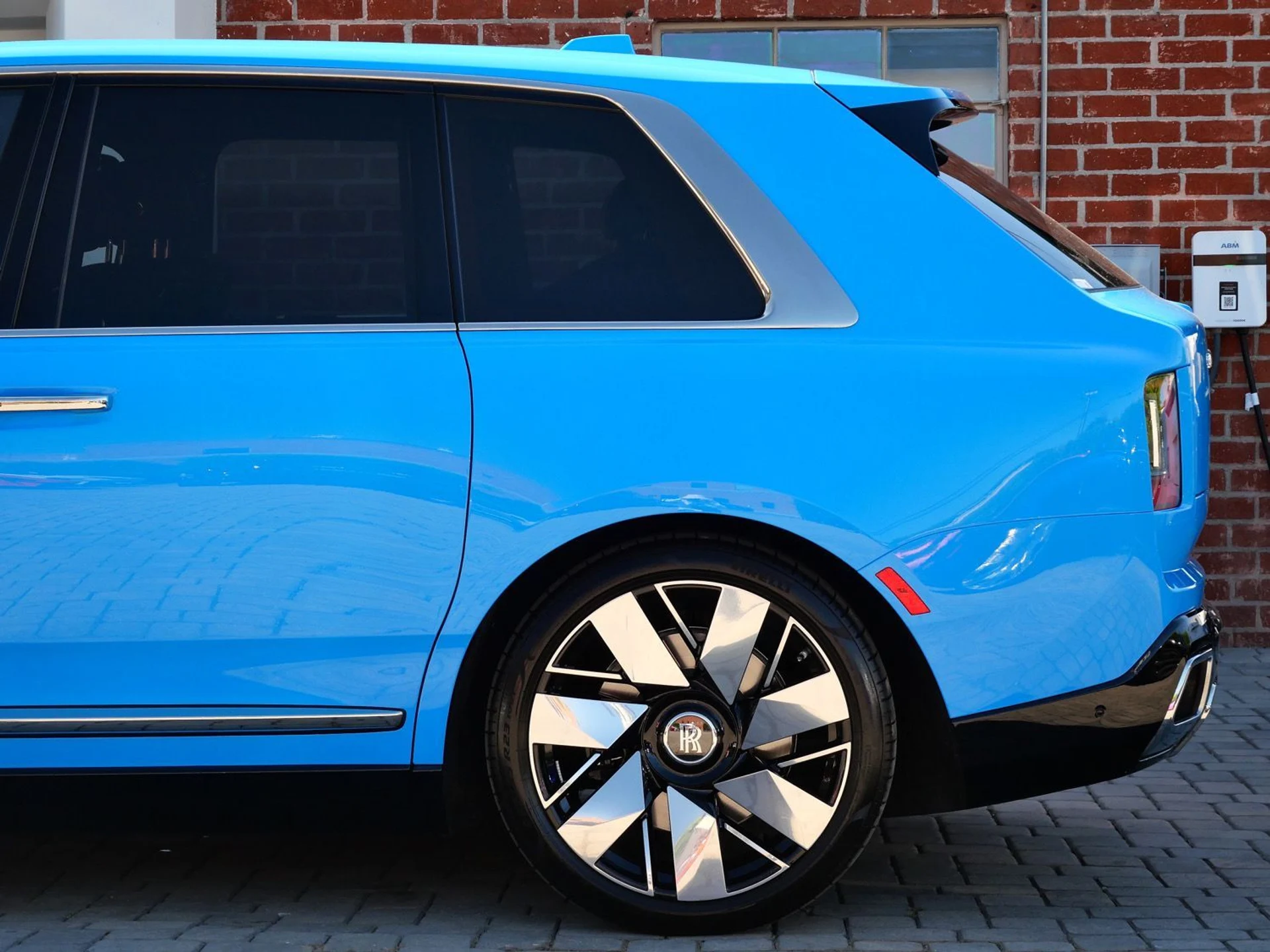 mph020_740410682_04cc62d262083e5bcc9d773d6a00365ax_0b796fb06a