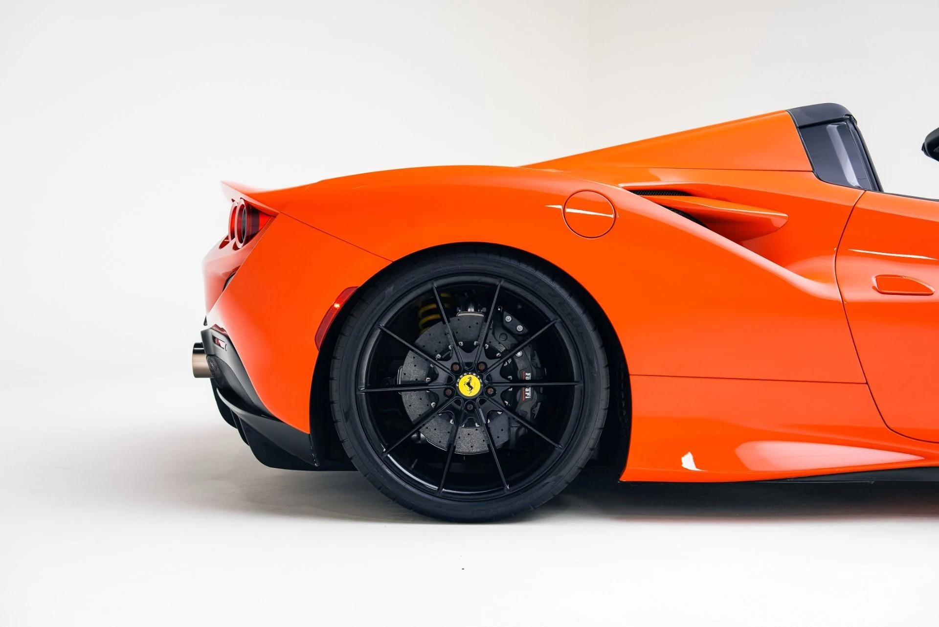 mph020_744898441_Used_2022_Ferrari_F8_Spider_1766089321_cb676a0cf2