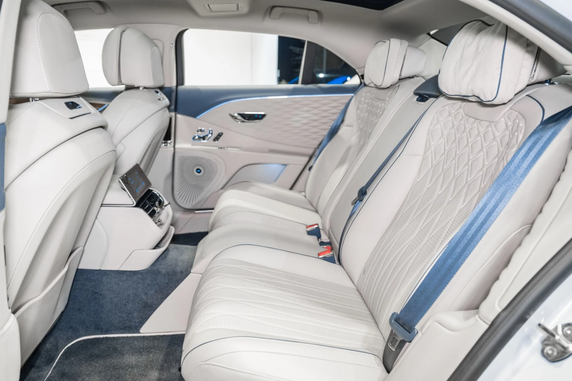 mph020_752710861_Used_2023_Bentley_Flying_Spur_1772469545_ac68a7f495