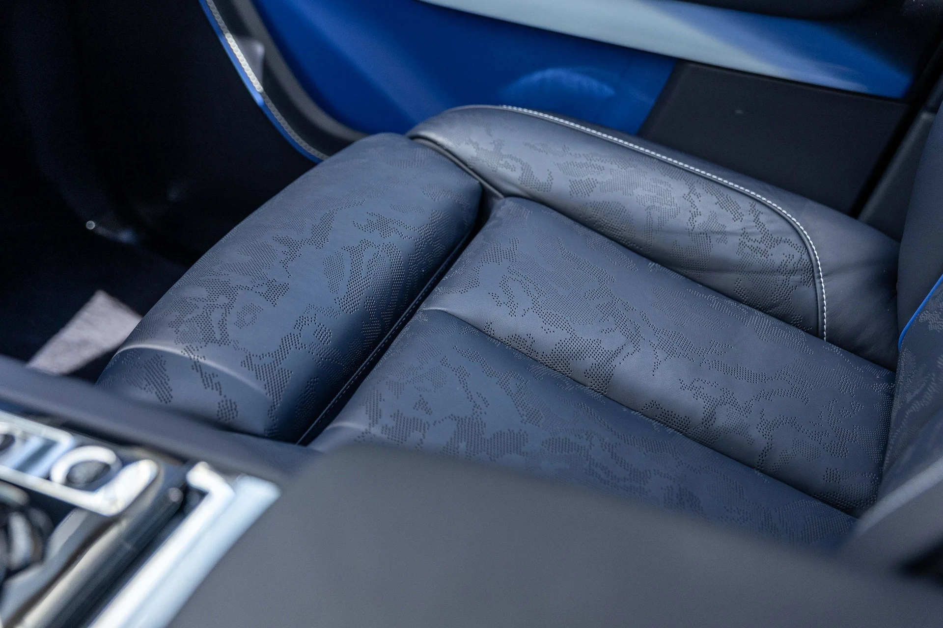 mph020_754350164_Hi_Tech_Luxury_Imports_LLC_SLATV_8_C04_RU_223924_image_20_6a0fac39e4