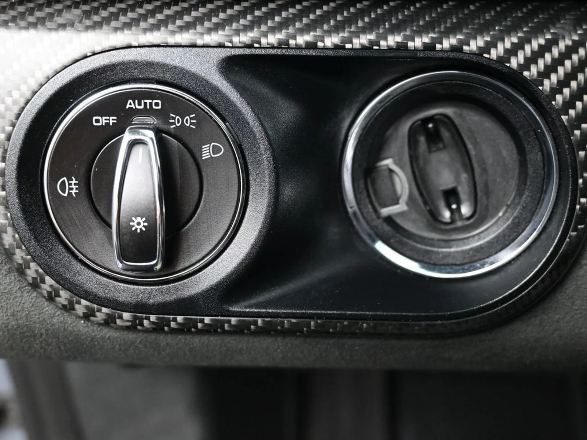 mph020_755972932_7f8e45fb713edfb4db1b6a05d68a0c13x_6fc96d38e1