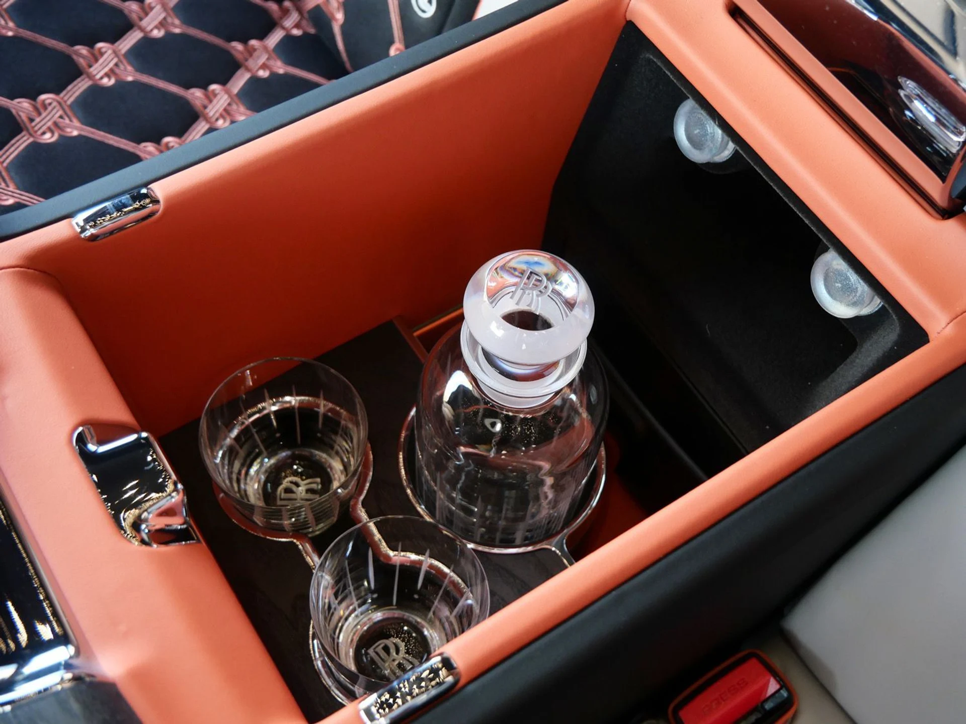 mph020_759963028_c2076ca9a8b0ec6700350b45a712776dx_5c0764f220