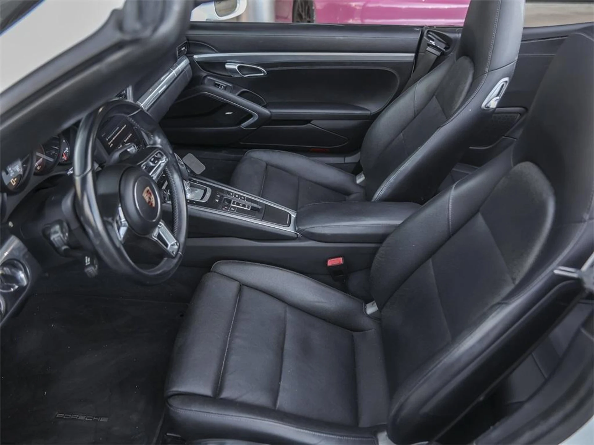 mph020_768138819_h_Y7_YPLGX_E4_OGVI_Pg9_BW_Dkmm_U9w_517c47c765