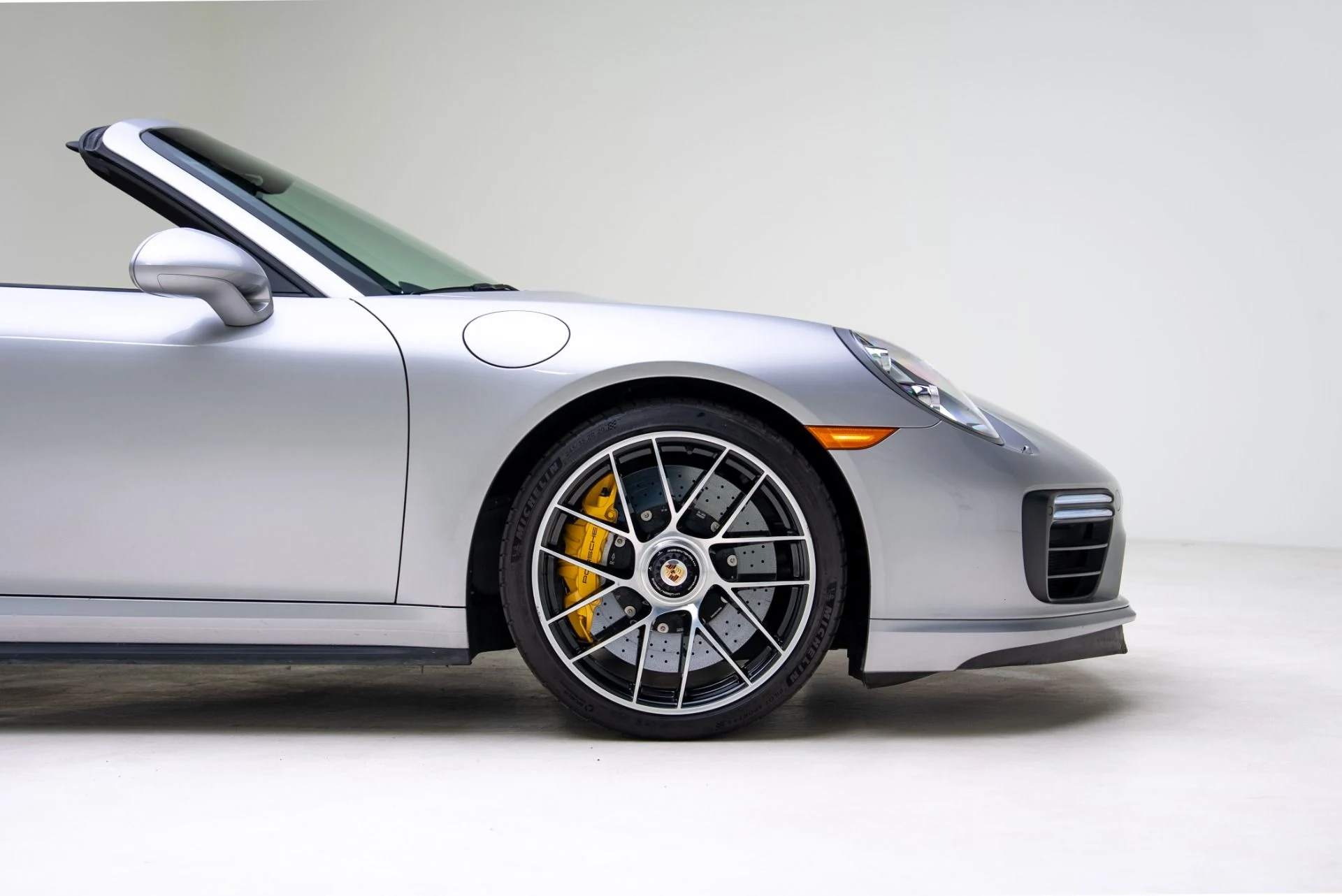 mph020_770953749_Used_2018_Porsche_911_Turbo_S_1769029746_93cb43eb41