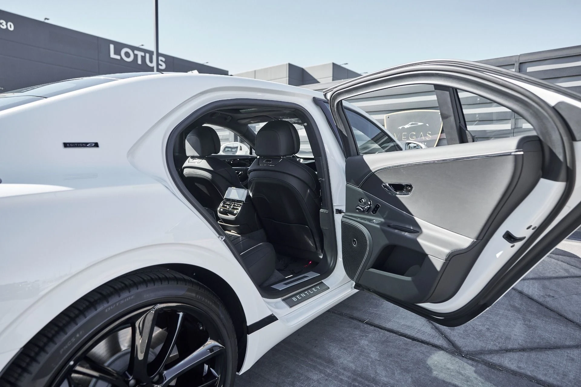 mph020_775984658_Used_2024_Bentley_Flying_Spur_S_1761779897_97db0522fe