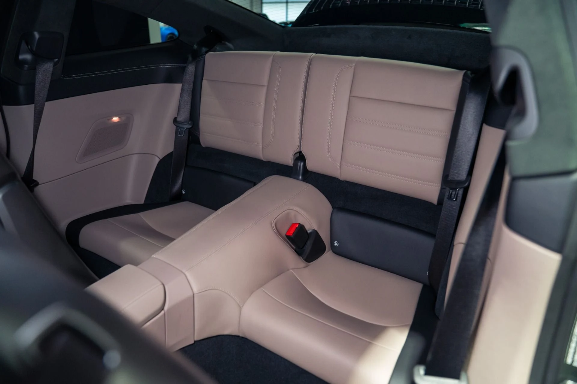 mph020_780924336_Used_2026_Porsche_911_Turbo_S_Carbon_Interior_Exterior_Pack_1785948414_01bece4b3f