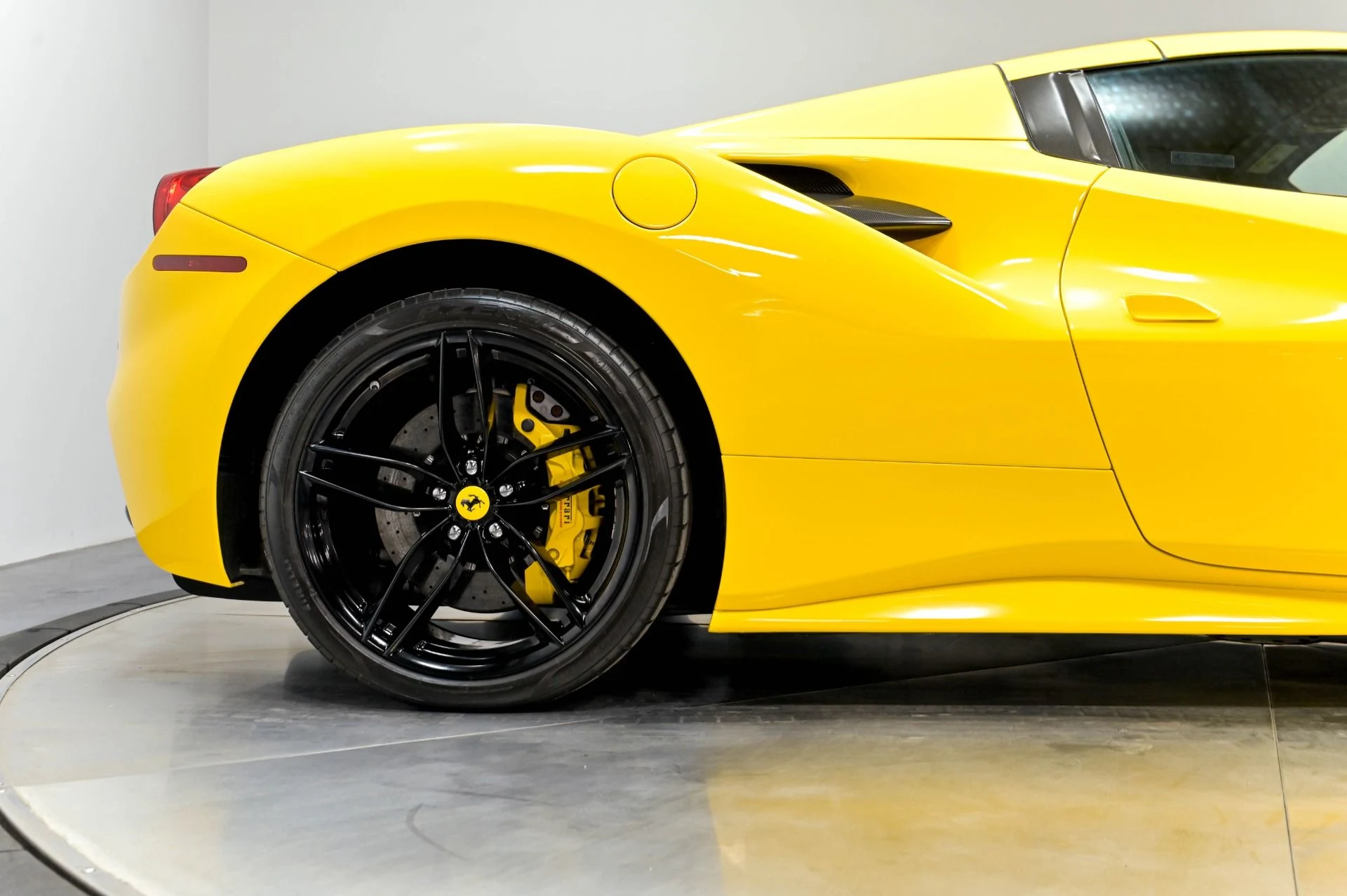 mph020_783452748_Used_2017_Ferrari_488_Spider_1782250763_ba0bf530a2