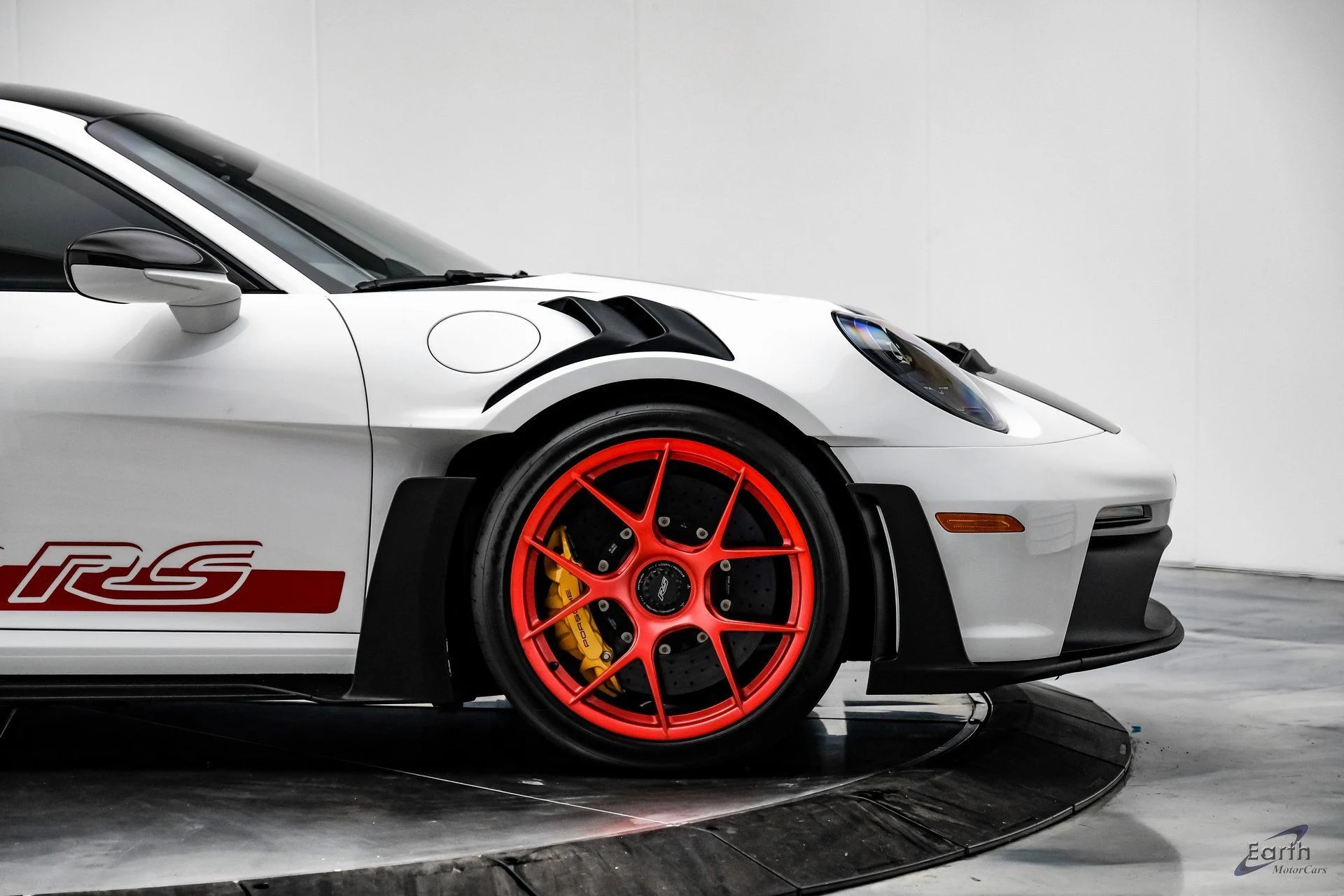 mph020_783982271_eeb05f8514fd1245616648d62d586b9cx_cbdee813a7