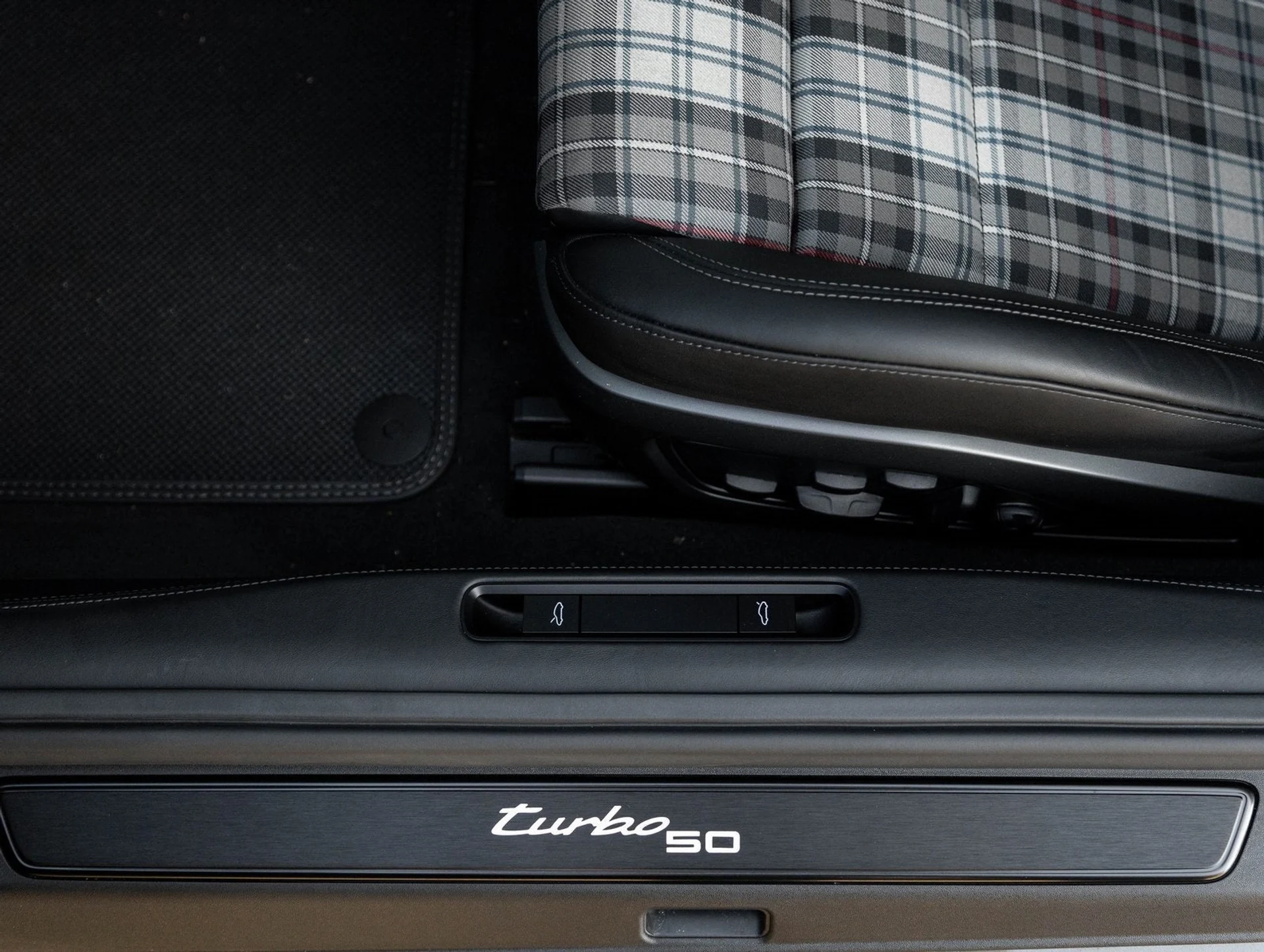 mph020_790848436_21_4f89c39845