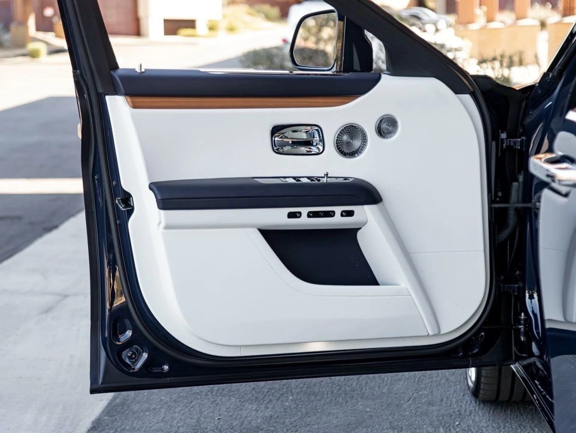 mph020_791255903_21_b57628c3e6