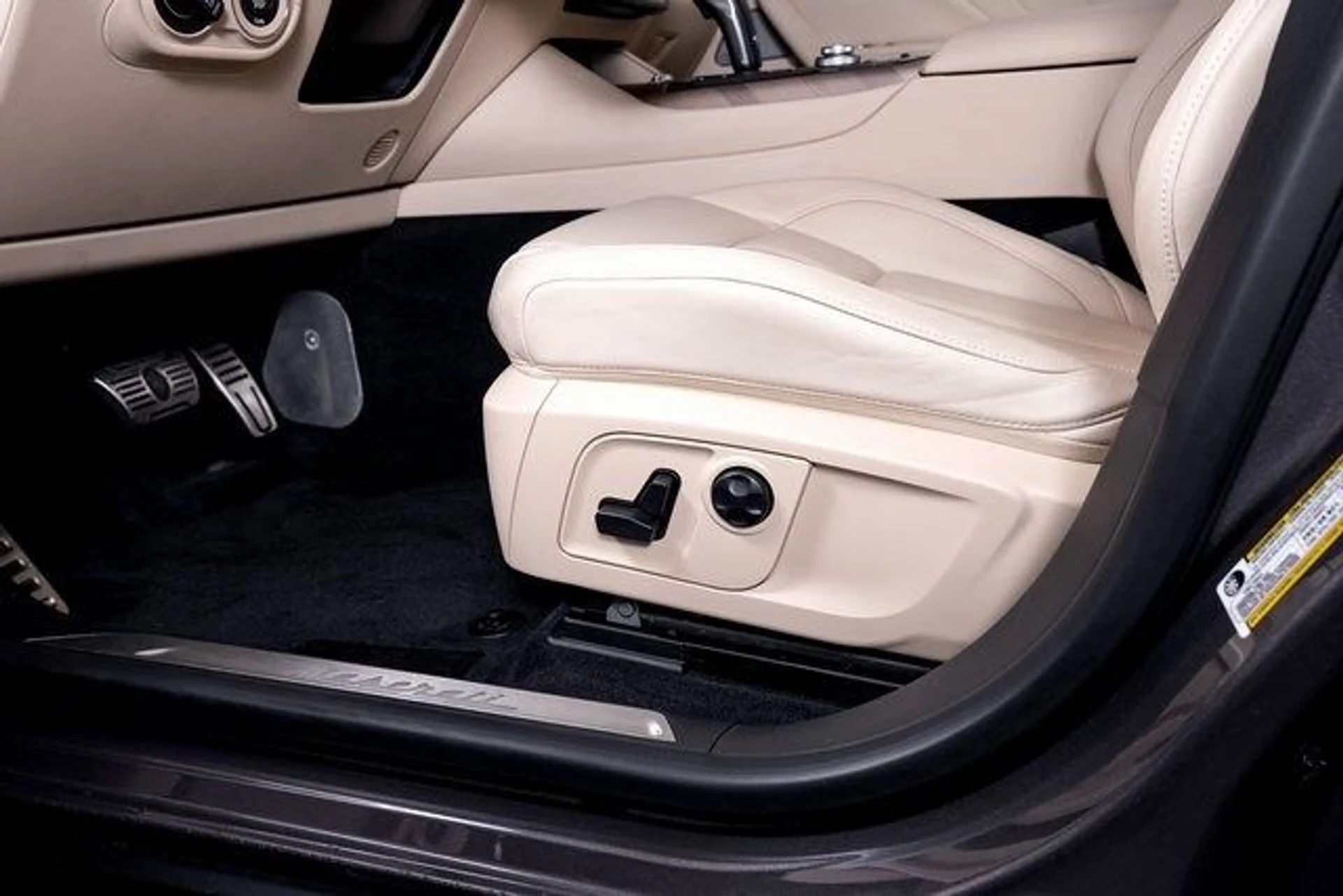 mph020_791942547_665f375bb8f4245b4ea4efa56ca8cac6x_d5a3b121d7