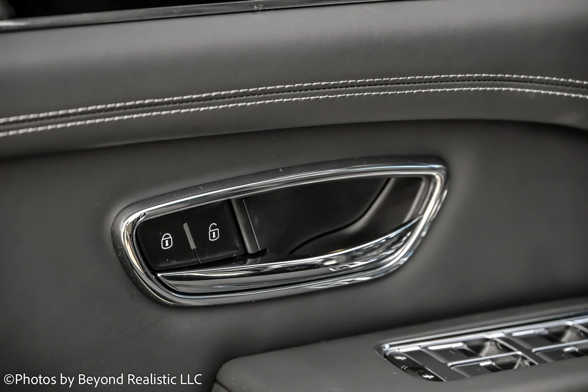 mph020_792410866_Used_2024_Bentley_Bentayga_Hybrid_1759997534_da291ab15a