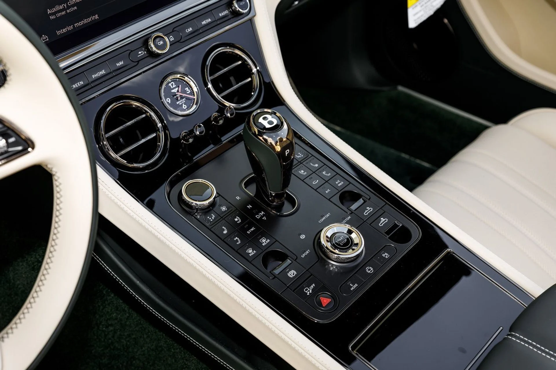 mph020_795542783_8e6d1e593b9e41568acebf7051cd9faex_c9833cc72b