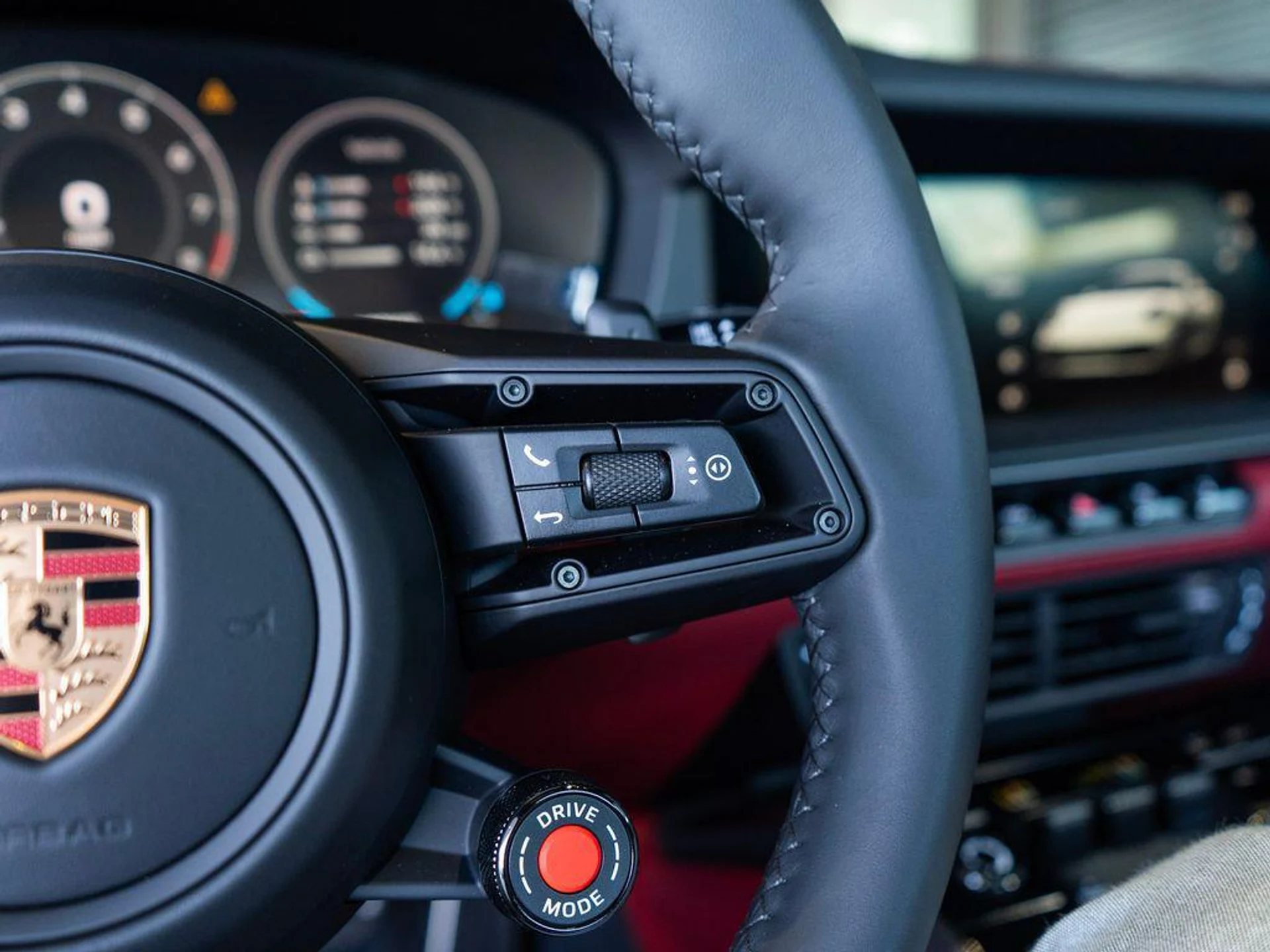 mph020_79888160_qknv_UE_Sfu_C9_Aum3i_Jw_RHG_6_T5mqk_133e9ddc6c