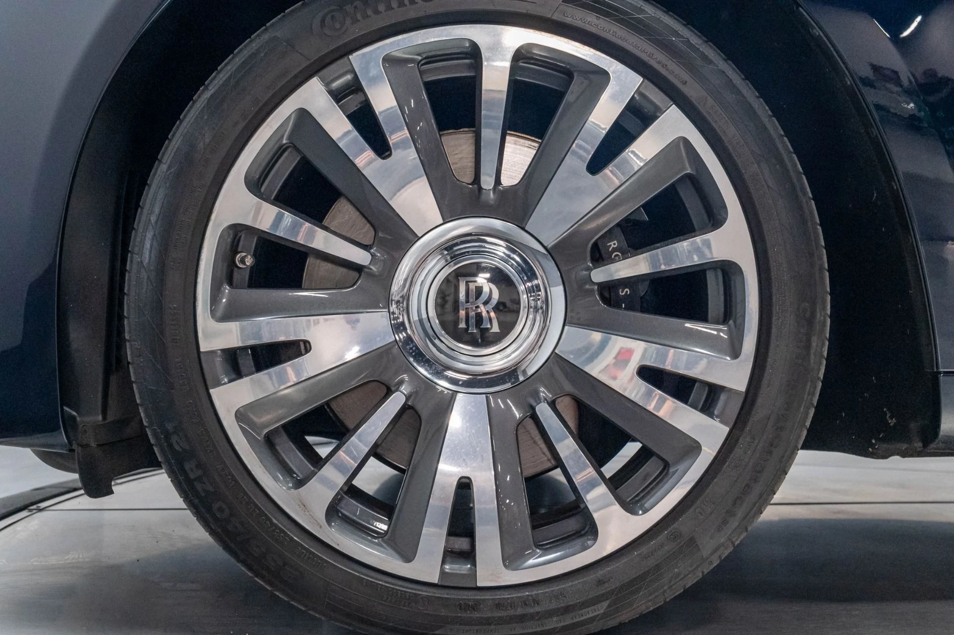 mph020_80262555_Used_2018_Rolls_Royce_Ghost_Base_1786492649_4a1a3ae1c2