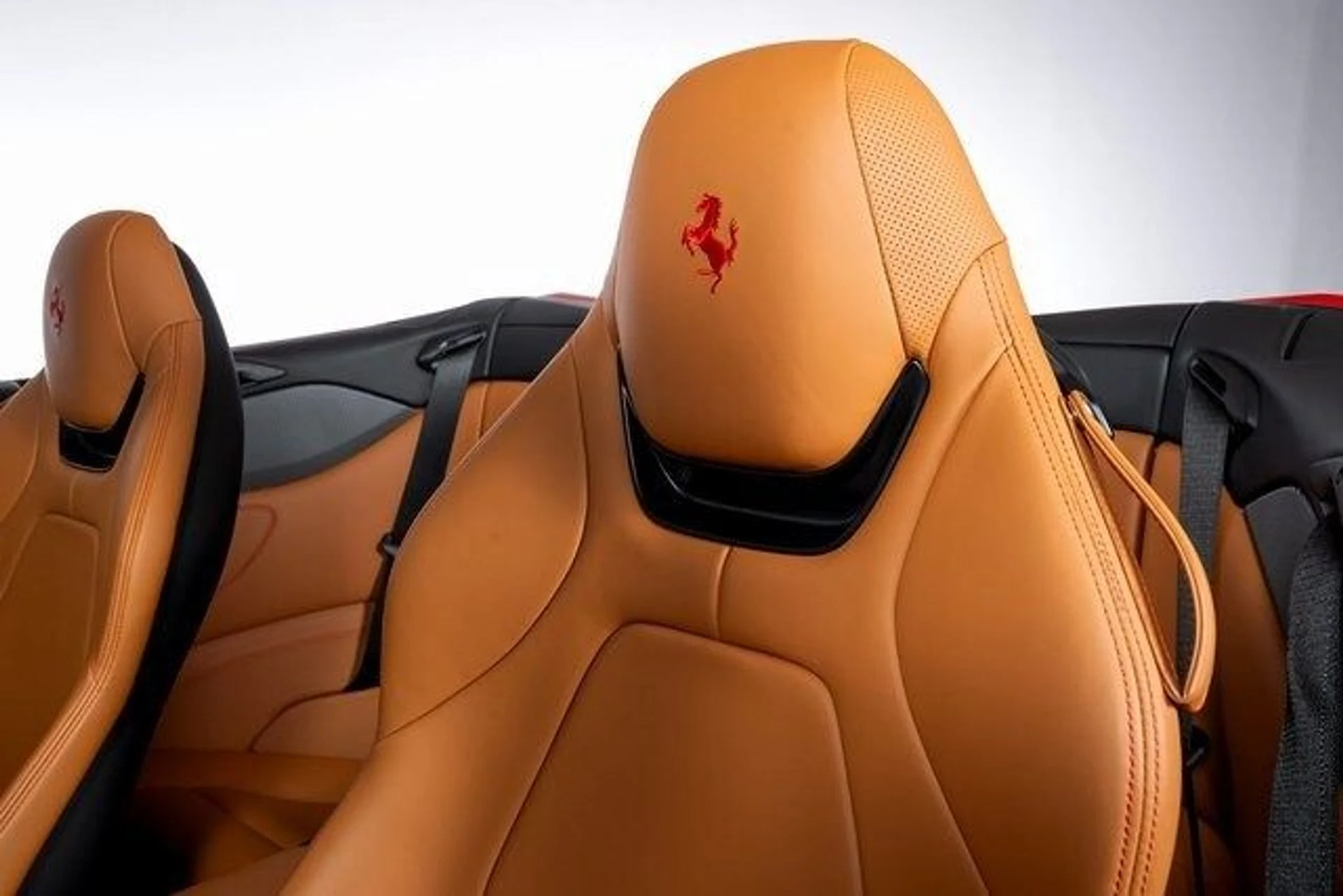 mph020_808338967_d7c499eca0d70e5613536f41d6ab9546x_5dba7a67e8