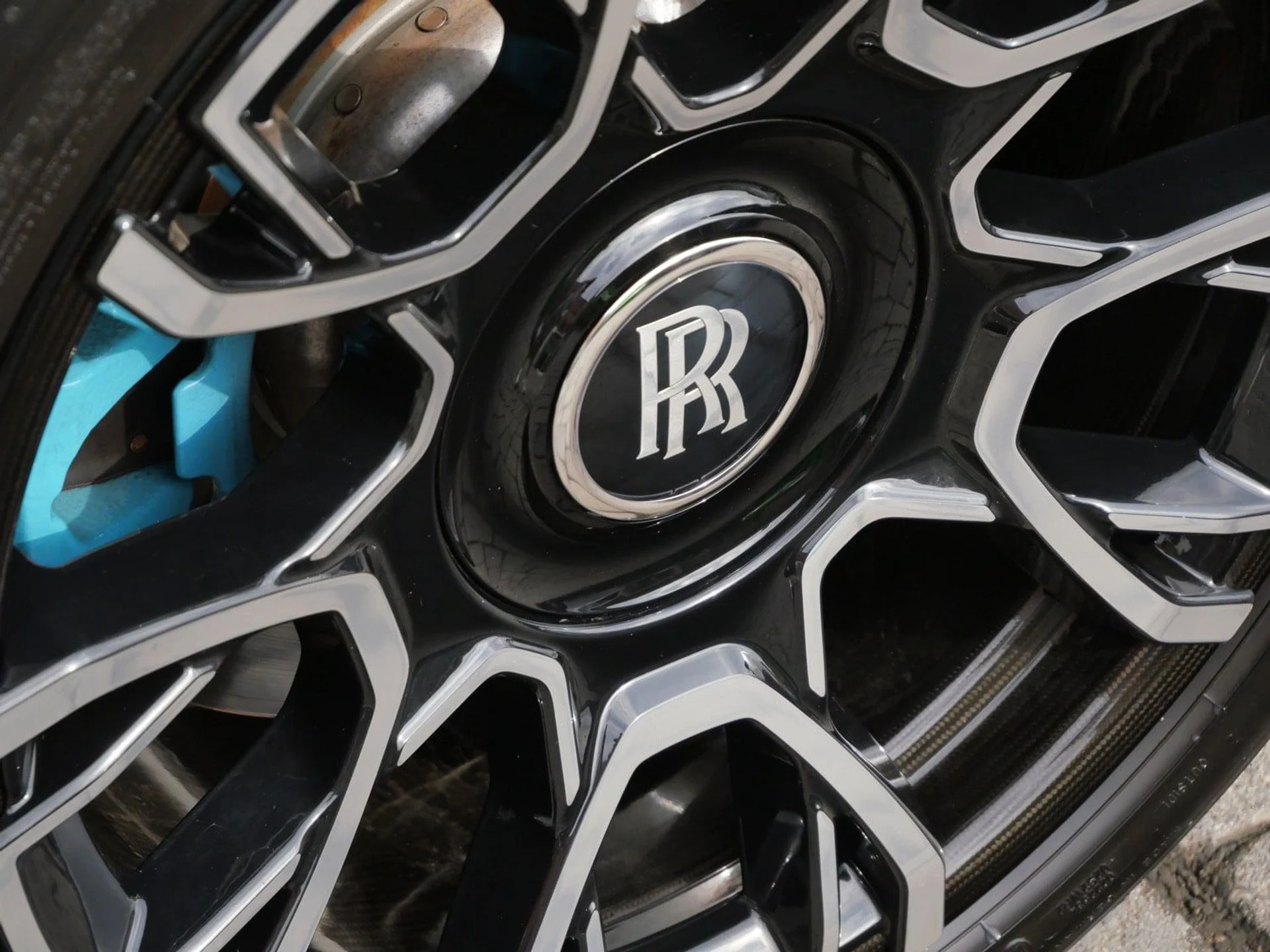 mph020_813371868_baf3f2f1e430430ba165bc4f0ac9084b_a55adebec3