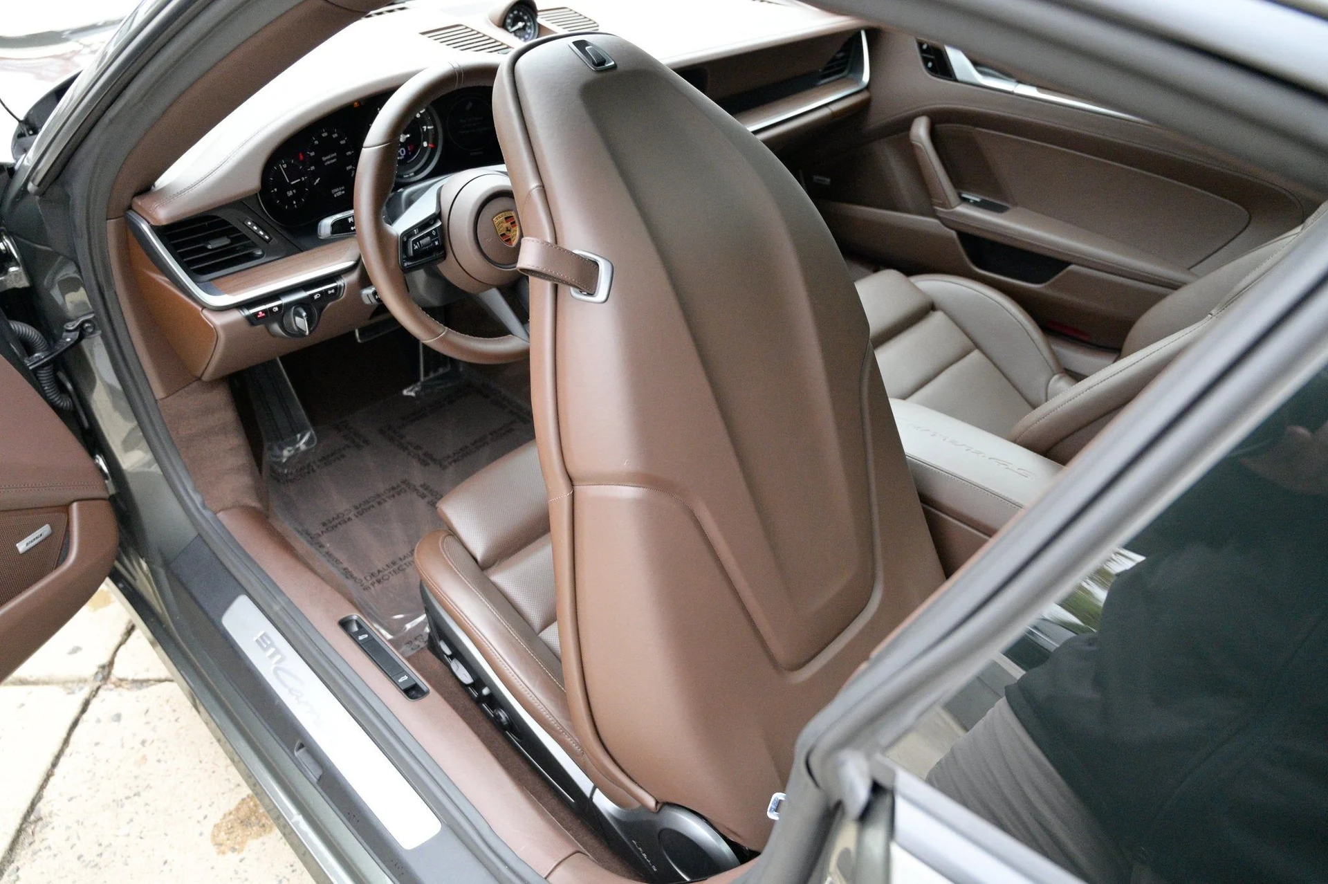 mph020_814172687_6ff333394bc6473681630401823a63bd_f1e05f7aaa