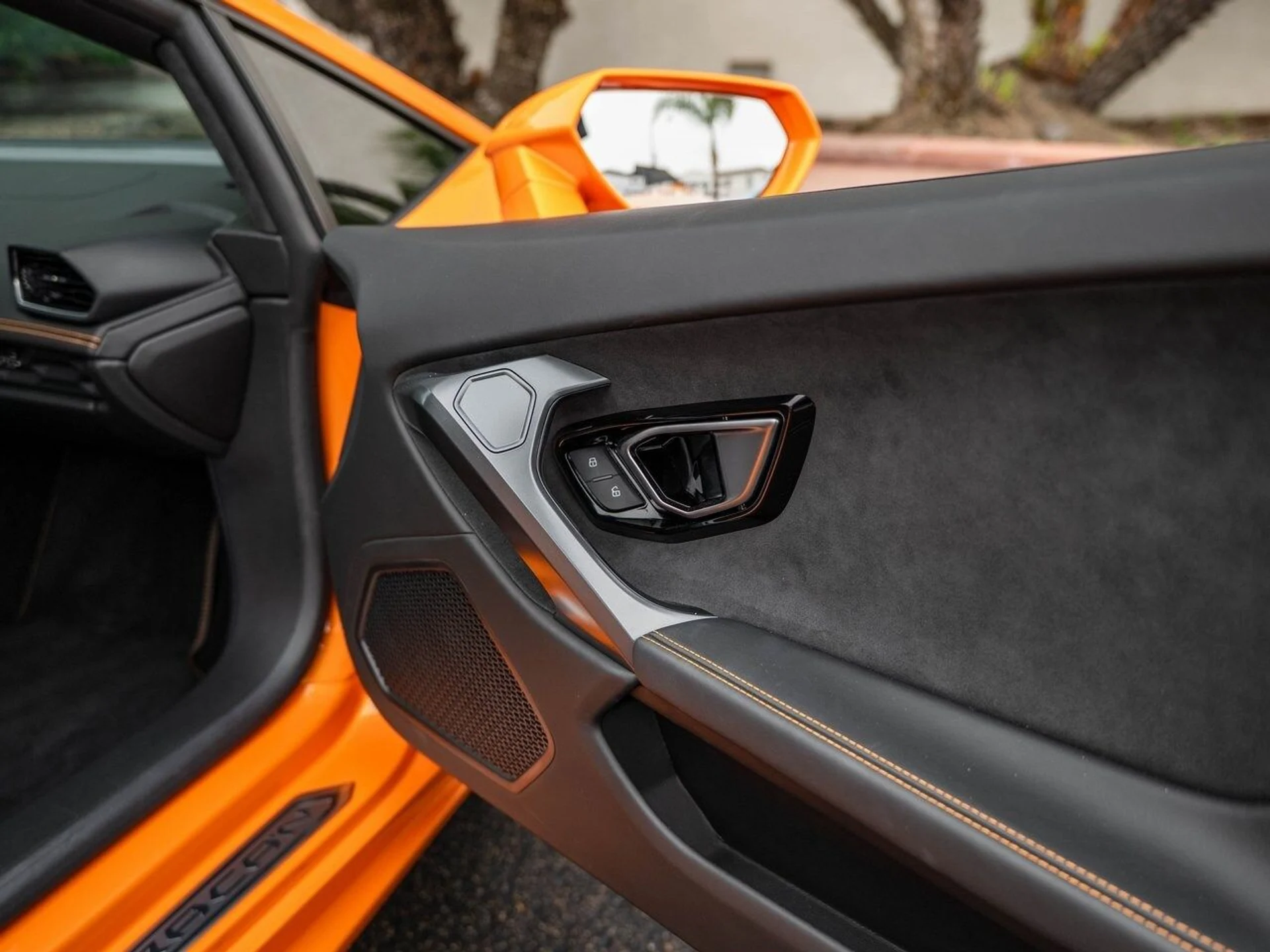 mph020_819960893_e20529e89141d4a99ce8e11a039ec050x_c37a92893a