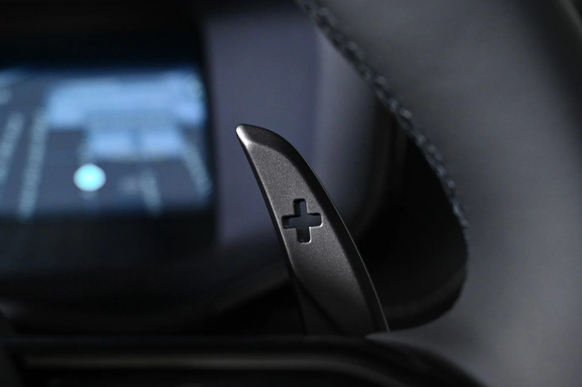 mph020_840421887_new_2026_aston_martin_dbx_sawd_11350_23000820_20_1024_2560a8d59e