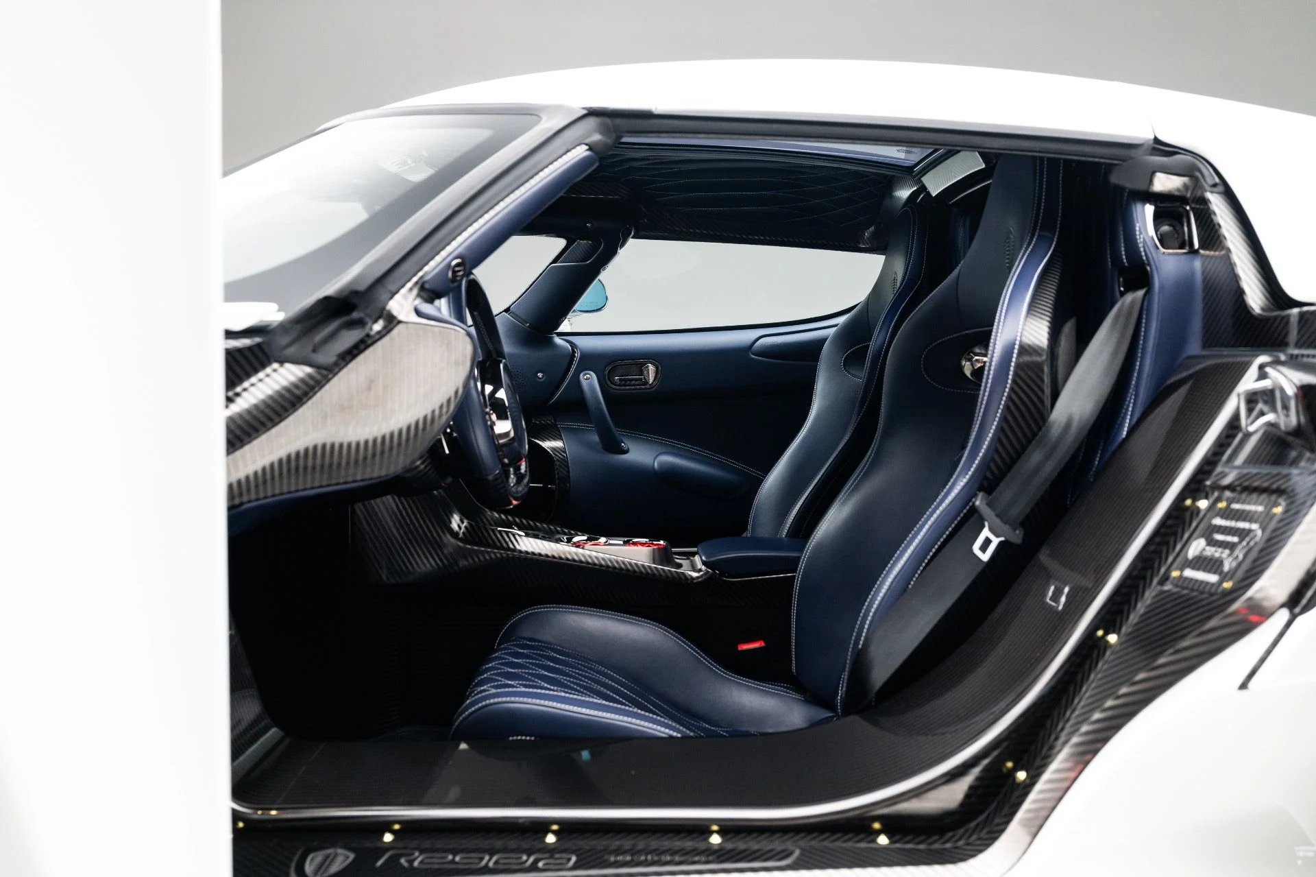 mph020_841093913_13358_p21_l_6e2221b425