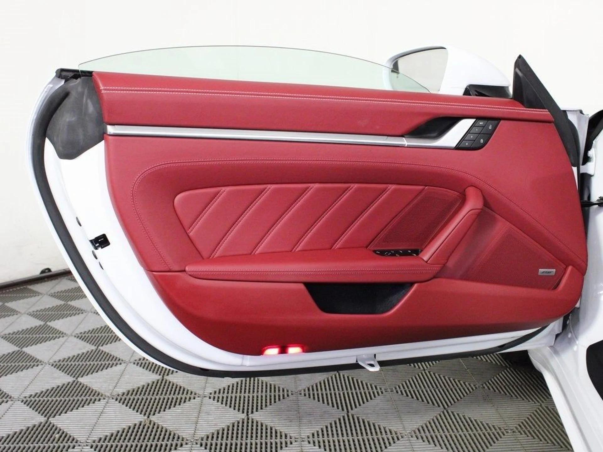 mph020_843413259_21_f524f7f3e6