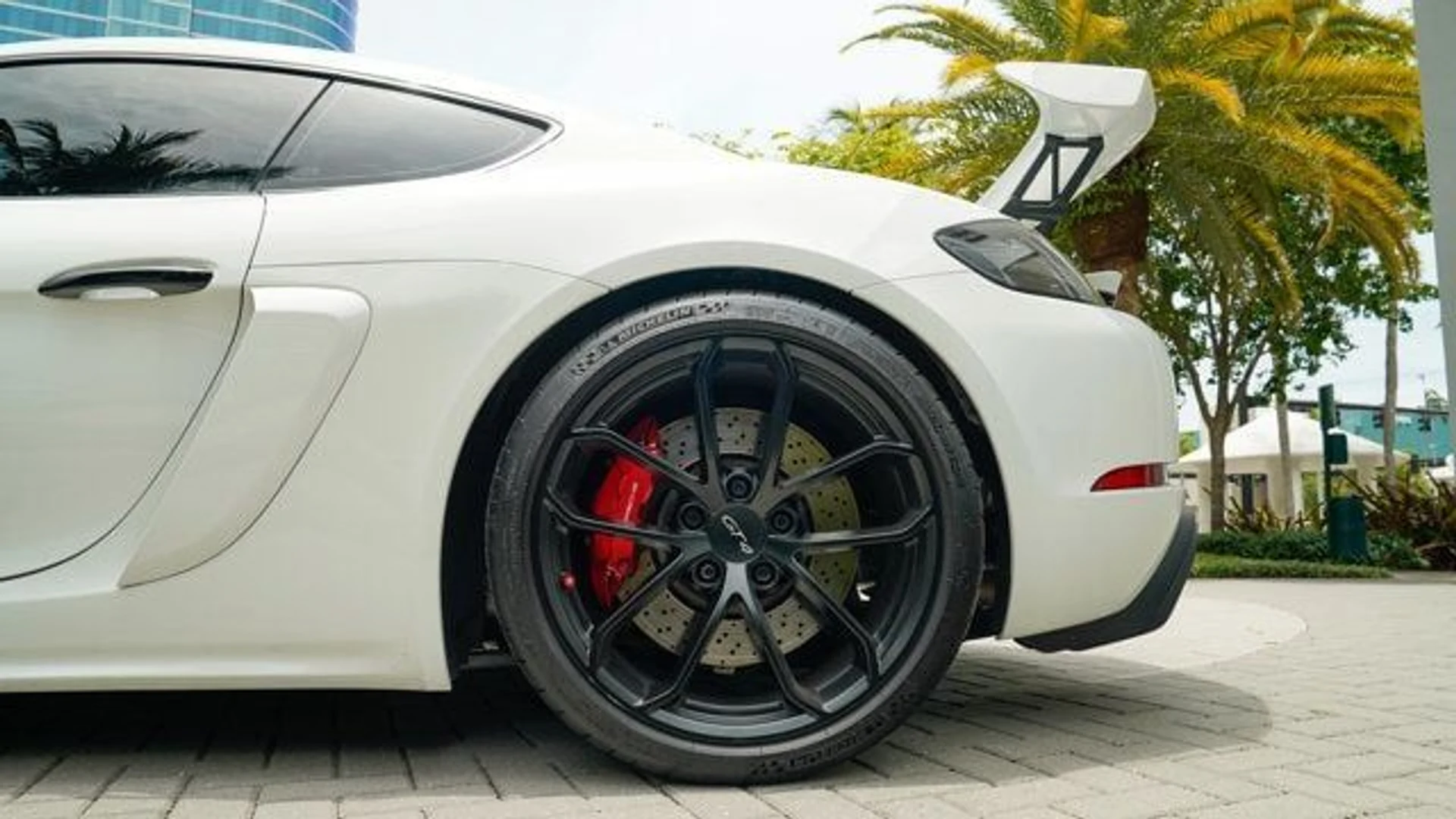 mph020_844022281_used_2020_porsche_718_cayman_gt4coupe_14354_22875819_21_640_07e59bb5e6