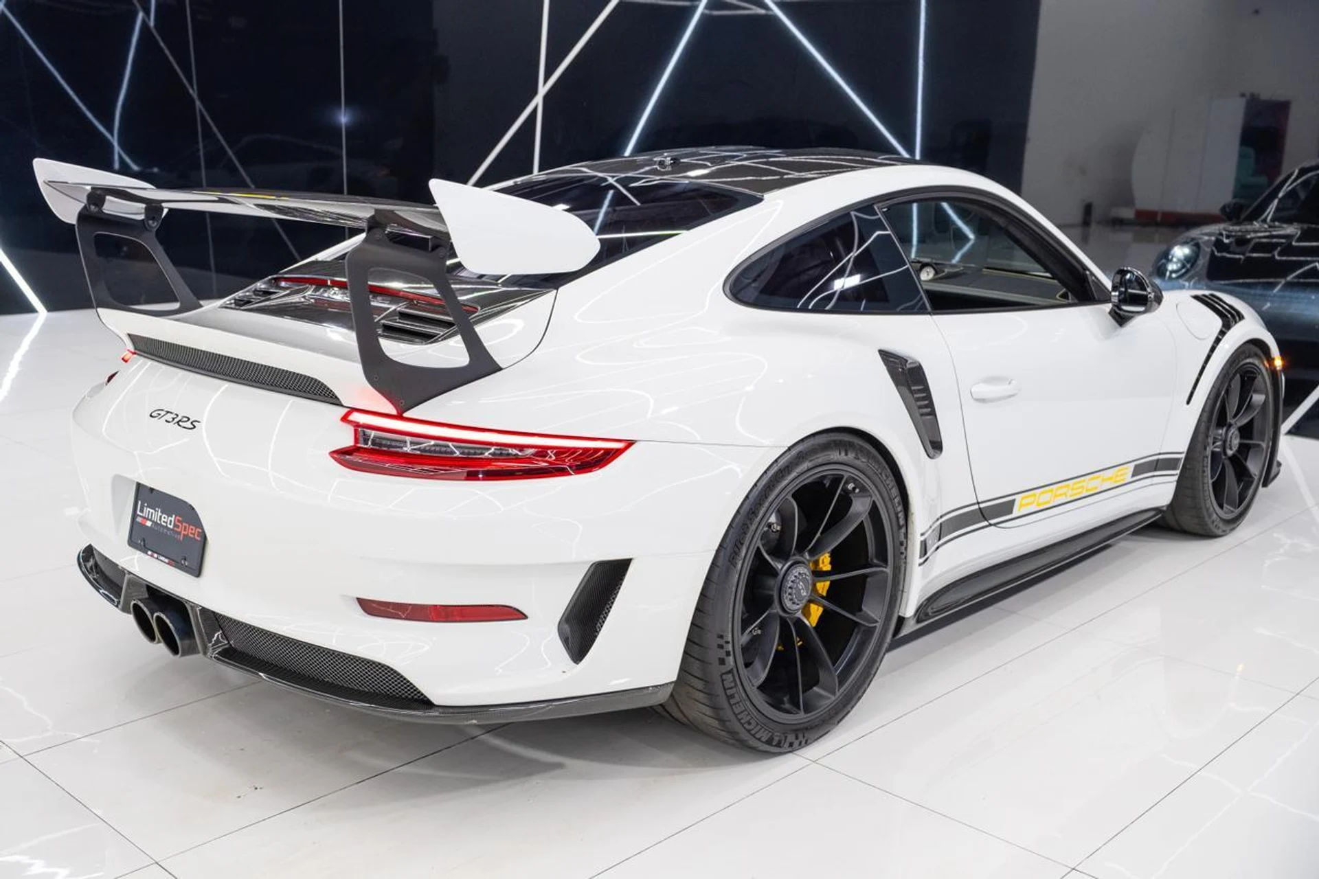 mph020_846021733_2bd0f18def0bb5469f0ed73d1ec01373_36b2f5cf70