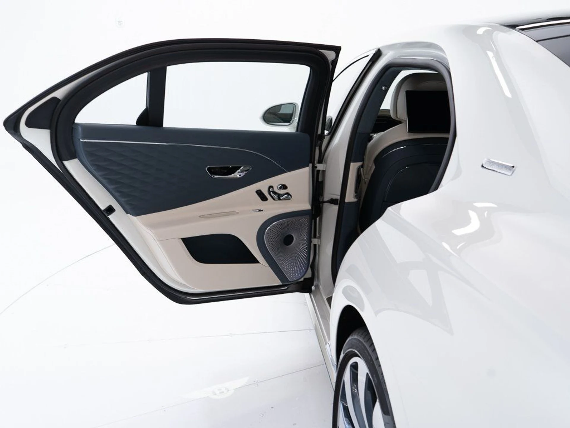 mph020_848983869_c8041b956ca08f843fb2dfcd0ebb6f1e_48ee3f28de