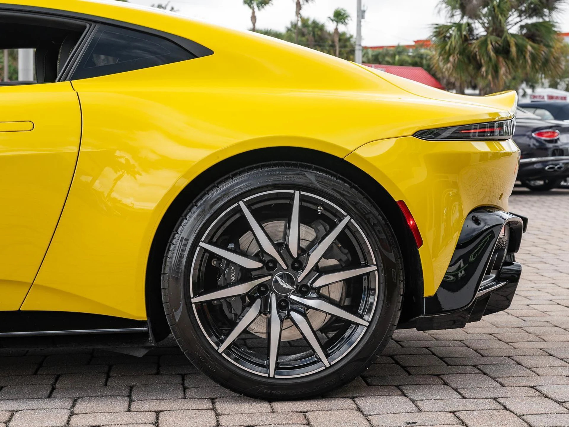 mph020_850273647_Used_2020_Aston_Martin_Vantage_Coupe_1775769071_6f71e15285