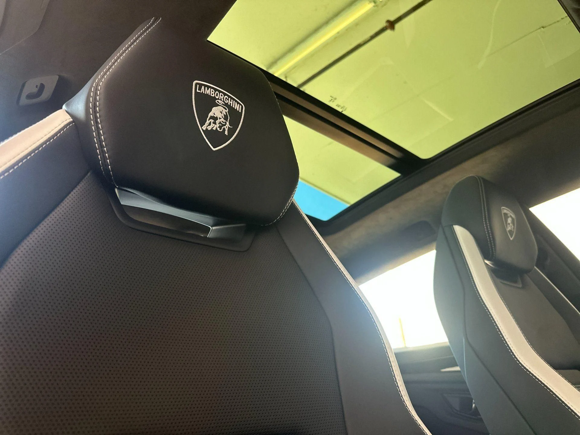 mph020_852912027_New_2025_Lamborghini_Urus_SE_1777105882_24e43f98d8