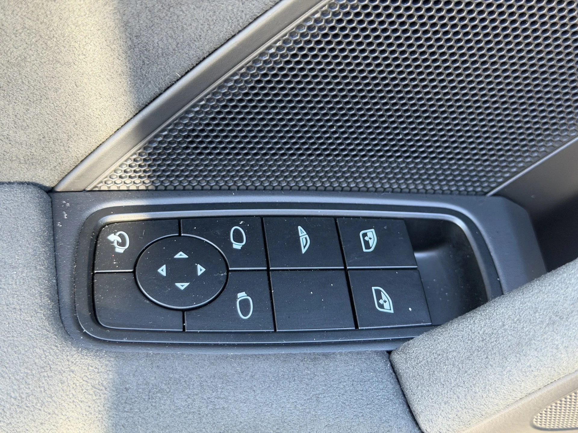 mph020_853310920_1d3945e537111ad6a4e601e3325a9a26x_3344e69d91