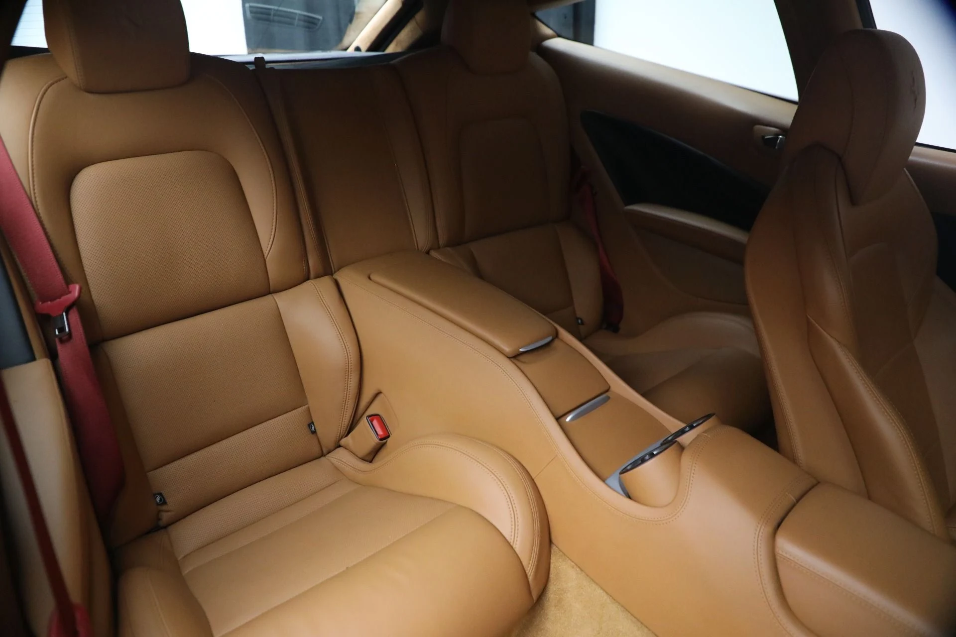 mph020_86777789_Used_2012_Ferrari_FF_1765920429_edafae3546